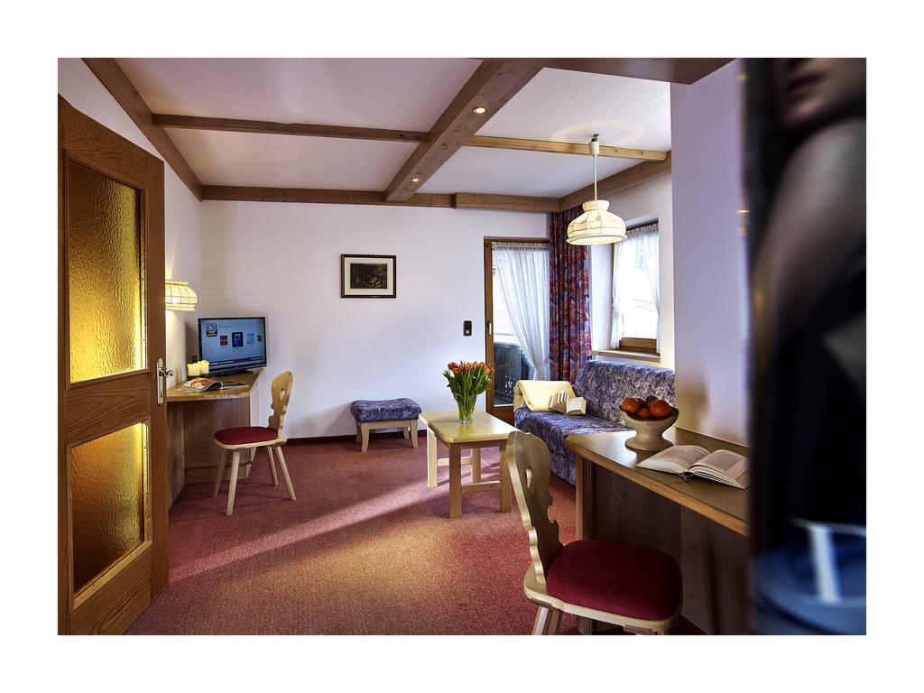 Linserhof Bed&Breakfast Imst Bagian luar foto